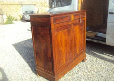 Tables & Cabinets
