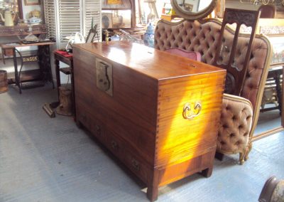 Tables & Cabinets
