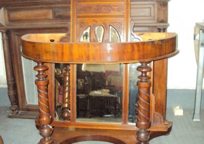 Tables & Cabinets