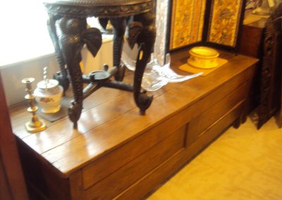 Tables & Cabinets