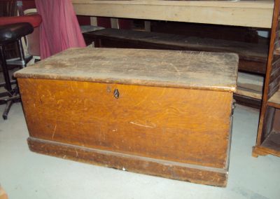 Tables & Cabinets