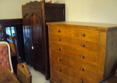 Tables & Cabinets