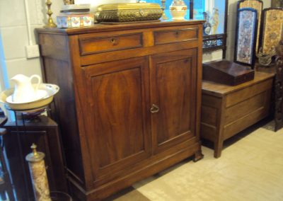 Tables & Cabinets