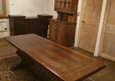 Tables & Cabinets