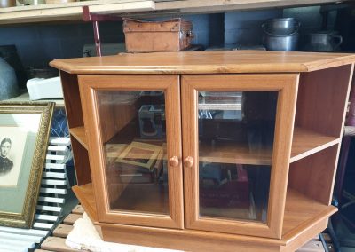 Tables & Cabinets