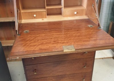 Tables & Cabinets