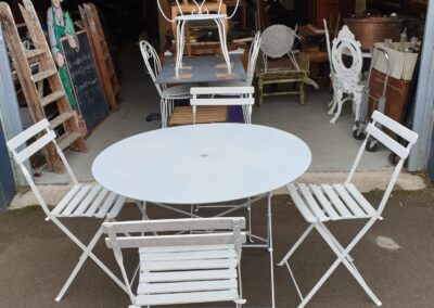 Tables & Cabinets