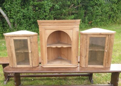 Tables & Cabinets