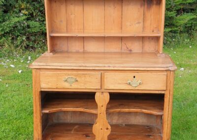 Tables & Cabinets