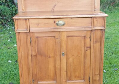 Tables & Cabinets